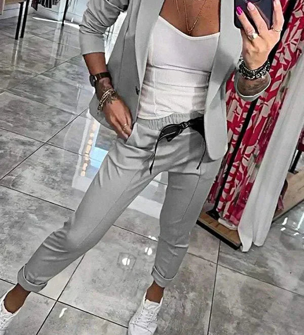 Adriana - Elegantní souprava