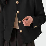 Elegantní blazer v linii
